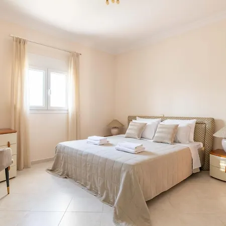 Kamos Архангелос