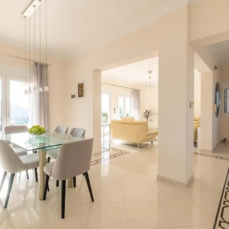 Villa Kamos